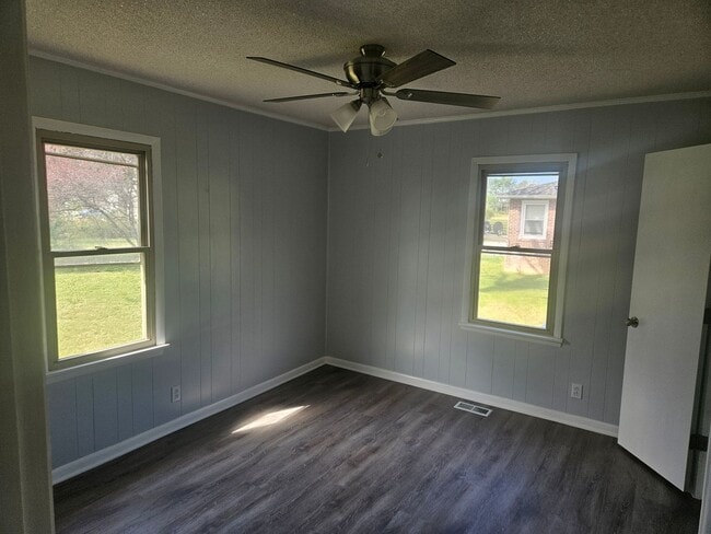 Building Photo - 309 Bratton Ave