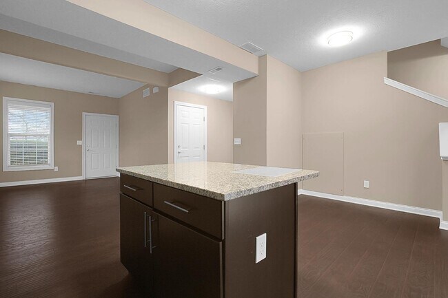 Building Photo - 5527 Albany Terrace Way