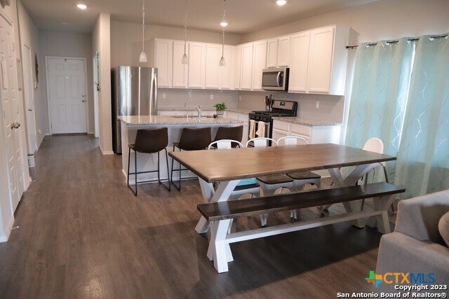 Building Photo - 1724 Stone House