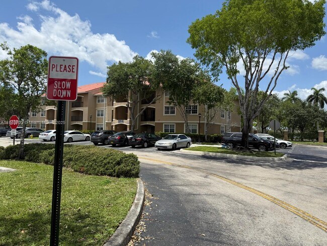 Building Photo - 100 SW 117th Terrace
