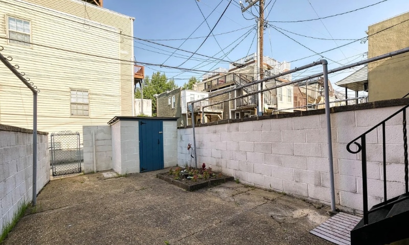 Building Photo - 640 S Lakewood Ave