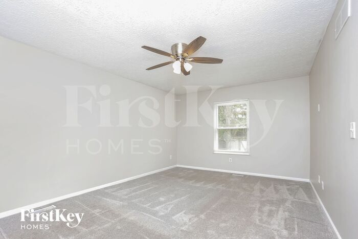Building Photo - 3215 Heatherside Dr