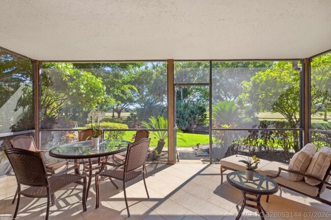 Building Photo - 2810 Polo Island Dr