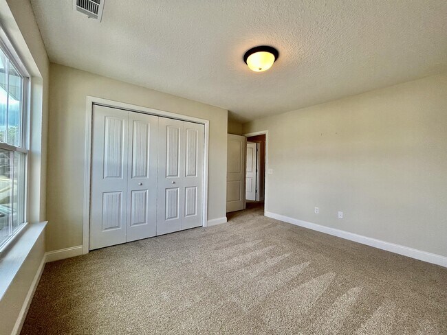 Building Photo - 759 Fairview Cir