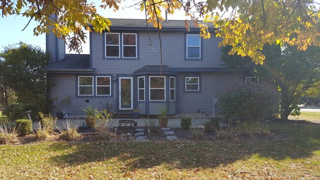 Building Photo - 6946 Seafield Ct