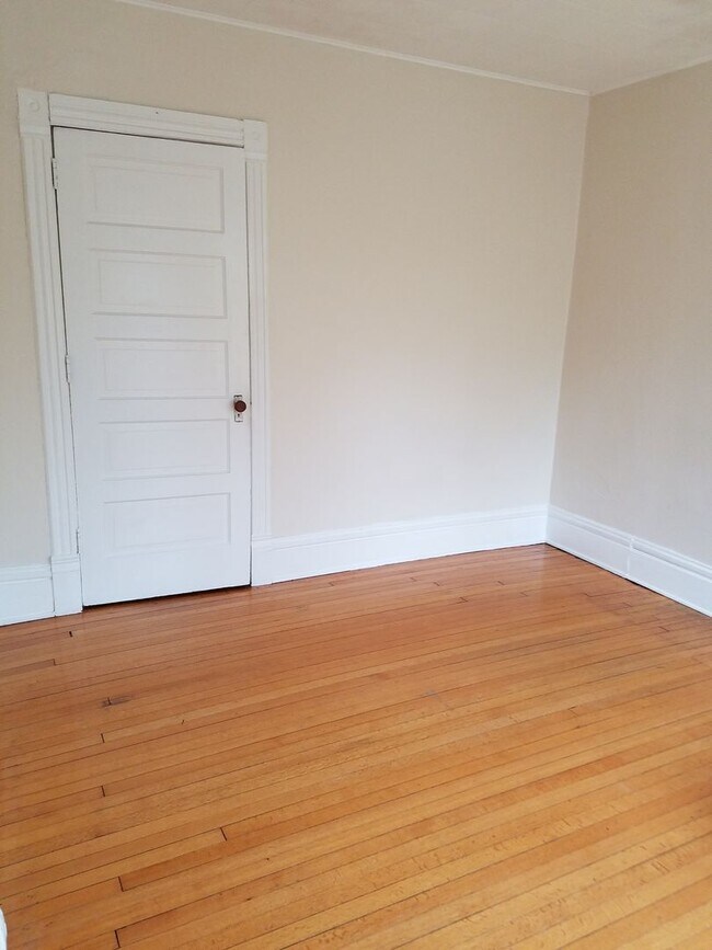 Building Photo - 1259 Spaight St
