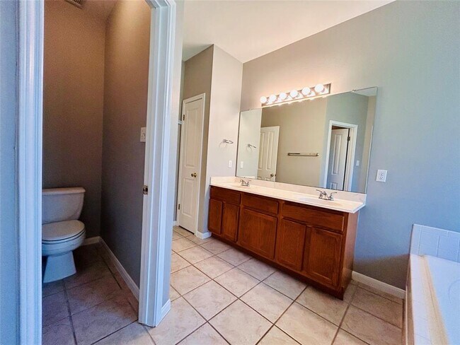 Building Photo - 12544 Wethersby Way