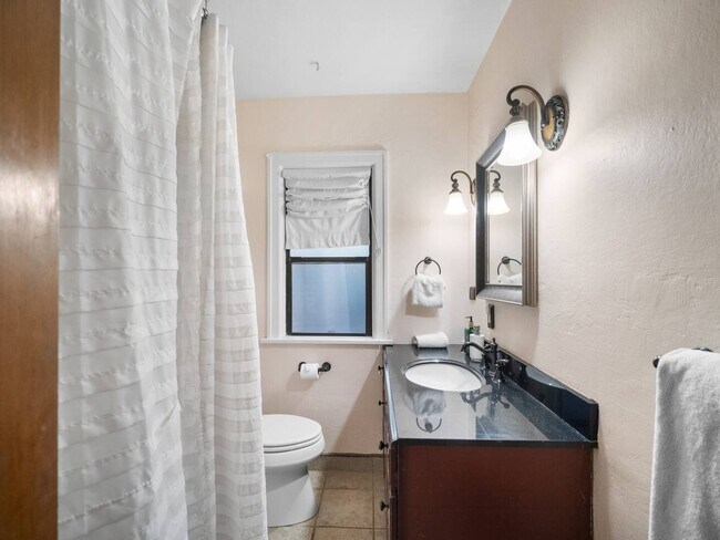 Building Photo - Charming 3-Bedroom Home in Downtown Spokane