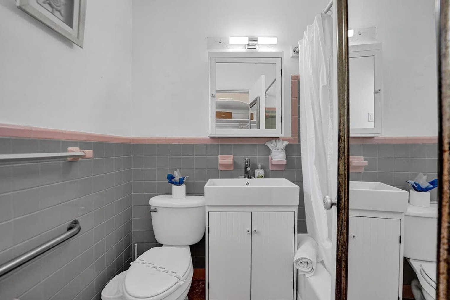 Building Photo - 335 Desoto St