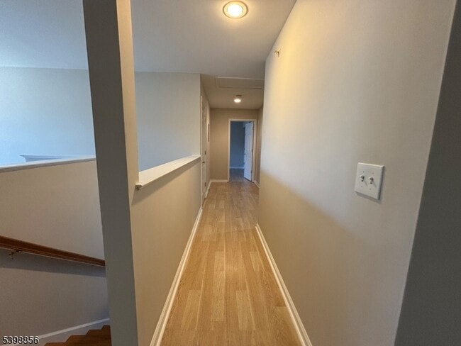 Building Photo - 189 Sunshine Dr