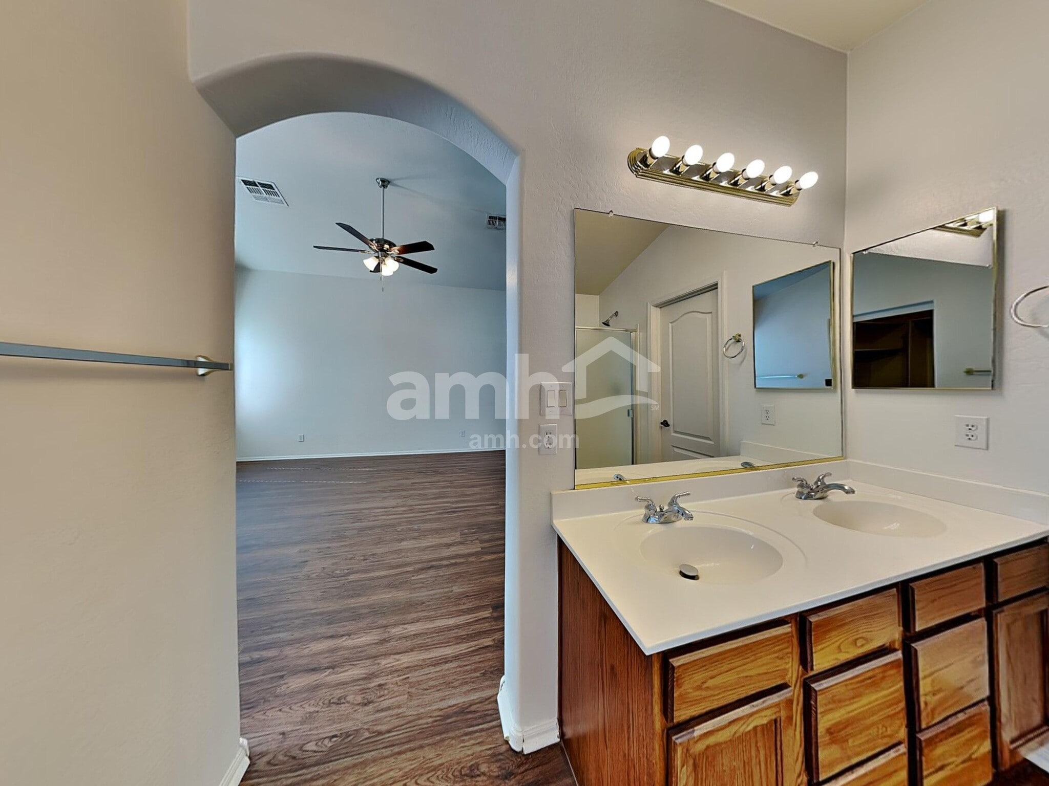 Building Photo - 4021 S 55th Dr