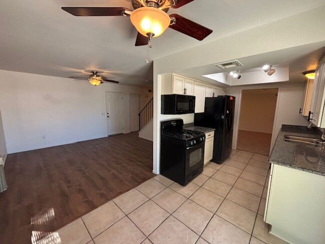 Building Photo - 2150 W. Hamitlon Ave., El Centro