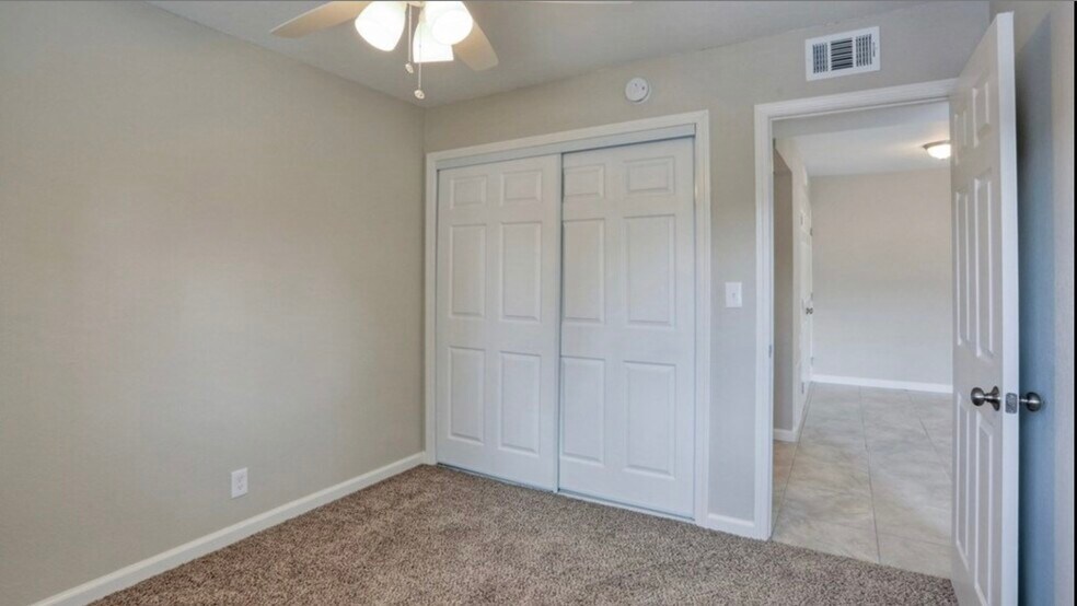 guest bedroom - 25019 Peachland Ave