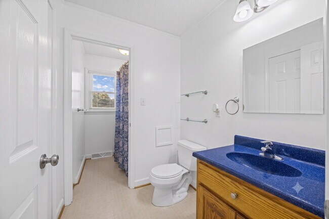 Building Photo - Charming All-Brick 3BR Home with Carport & Easy Charlotte Commute!