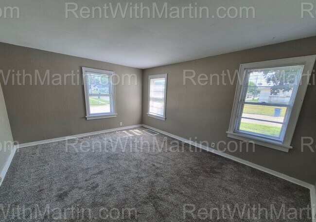 Building Photo - 501 D Ave