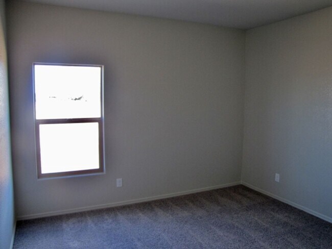 Building Photo - 3BR/2BA/2CG, 1423 sq.ft. rental in the Holiday subdivision, Sierra Vista, AZ
