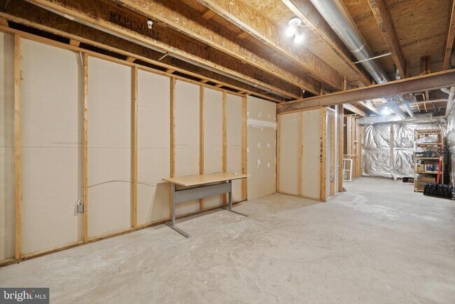 Building Photo - 1106 Pleasant Cir