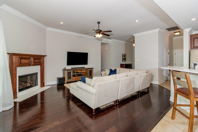 Building Photo - 405 Claystone Rd