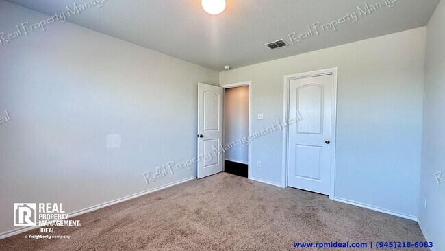 Building Photo - YOUR 3-BED, 2-BATH DREAM HOME AWAITS IN GRAND PRAIRIE