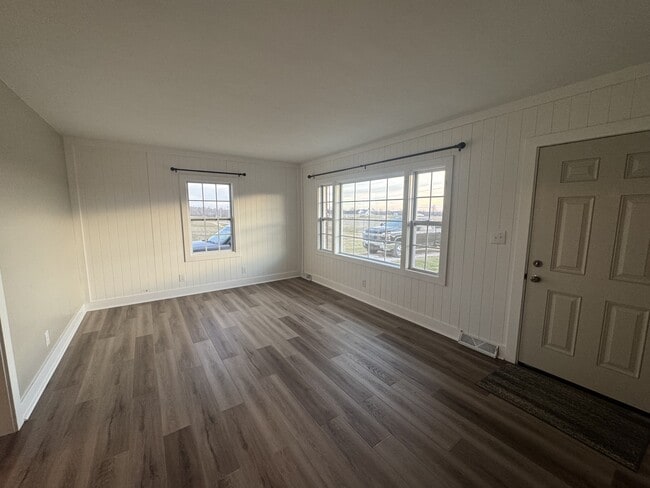 Building Photo - 111 Hartley Ln