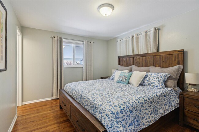 Building Photo - Move-In Ready Ranch with Modern Upgrades a...