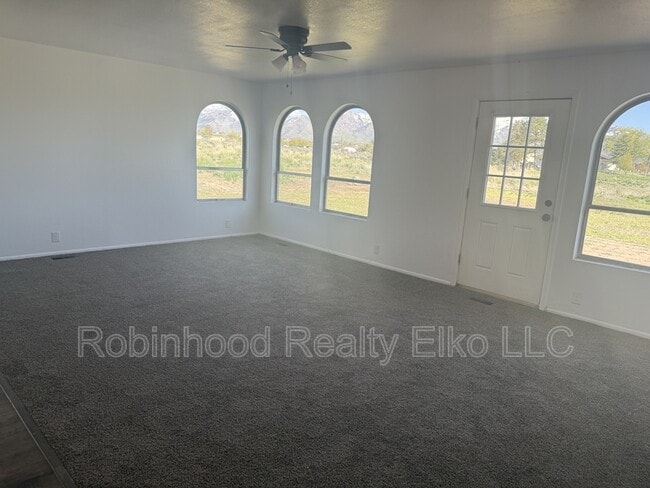 Building Photo - 169 Flowing Wells Dr