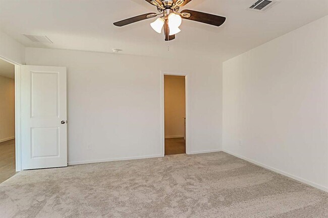 Building Photo - 16465 Blossom Grv Dr
