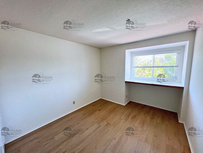 Building Photo - Two Story 3BD/2.5BA Home In Carmel Valley