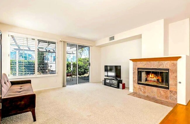 Building Photo - 3755 Torrey Vw Ct