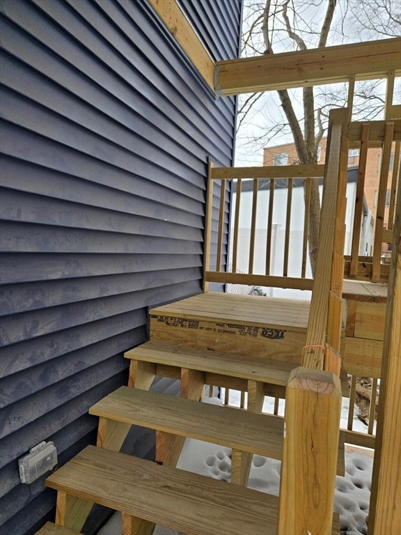 Building Photo - 715 River St