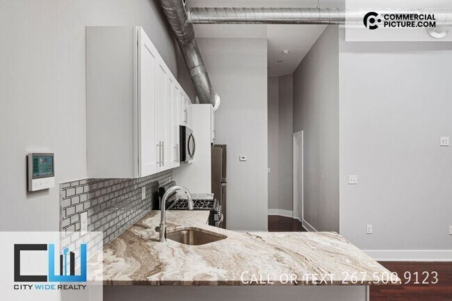 Building Photo - 929 Marlborough St