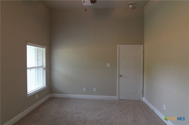 Building Photo - 1259 FM306