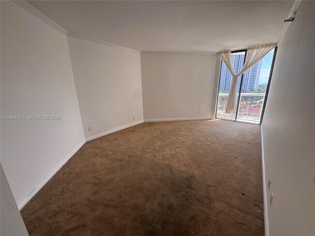 Building Photo - 3610 Yacht Club Dr