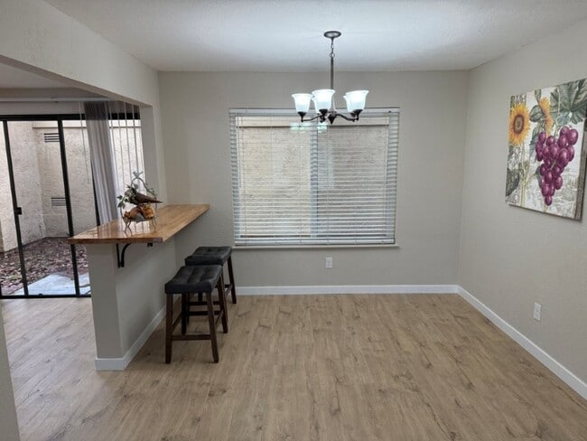 Building Photo - Updated 3 Bedroom 2.5 Bath 2 Story Condo Fairfield *Star Rentals