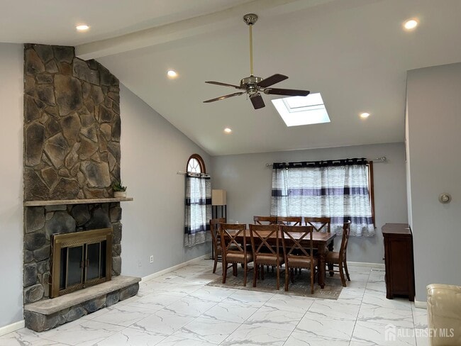 Building Photo - 26 Netherwood Cir