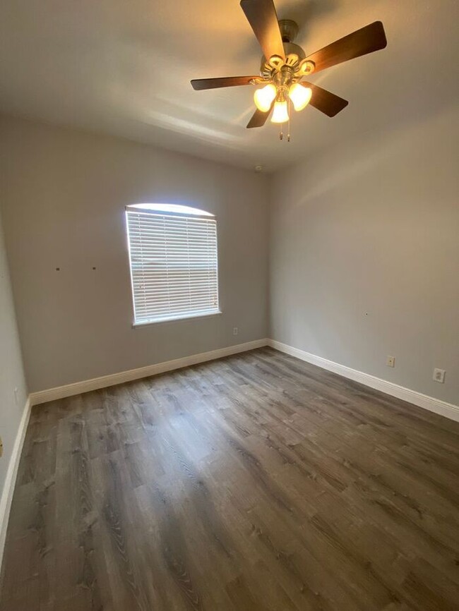 Building Photo - 3bed/2.5bath Townhome for Rent in Beautifu...