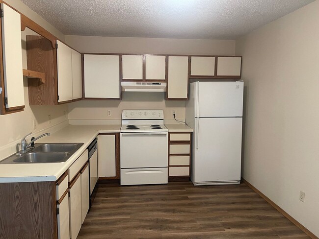 Building Photo - chestnut