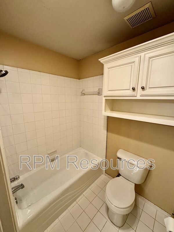 Building Photo - 8413 NW 77th St