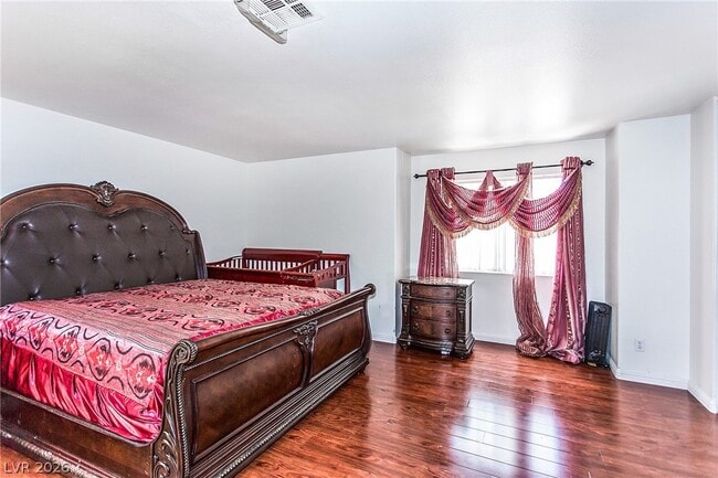 Building Photo - 5237 Steinbrenner Ln