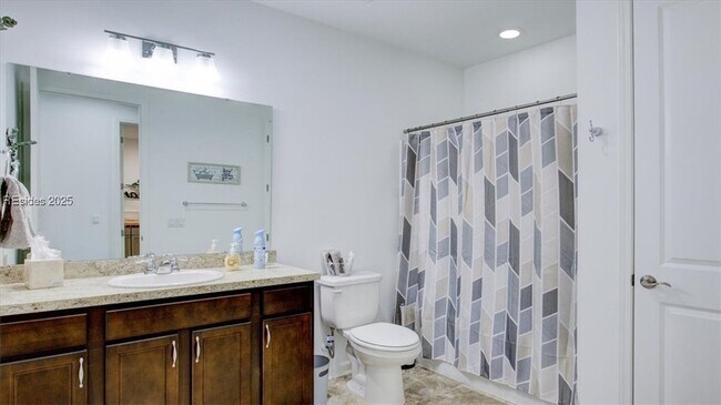 Building Photo - 125 Parrot Ave