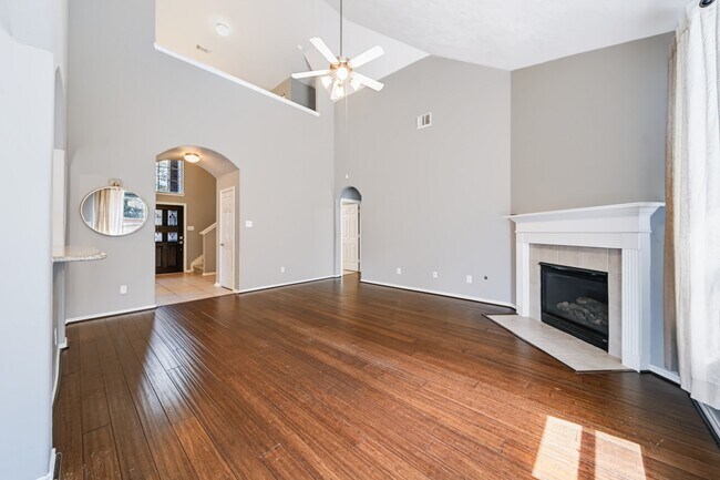 Building Photo - 23411 W Pine Ivy Ln
