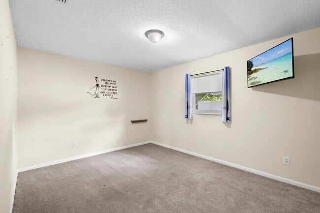 Building Photo - 7907 Sebastian Rd