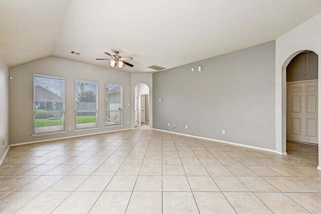 Building Photo - 18923 Bluestone Hollow Ln