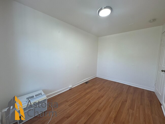 Building Photo - 1303 N Milton Ave