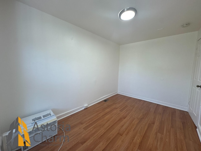 Building Photo - Updated 3 Bedroom Plus Den in East Baltimore