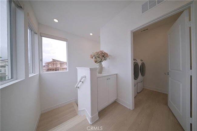 Building Photo - 145 Sora