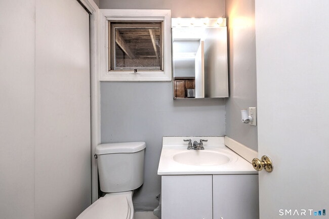 Building Photo - 1 Cora St