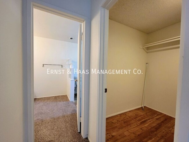Building Photo - 2755 E Hill St