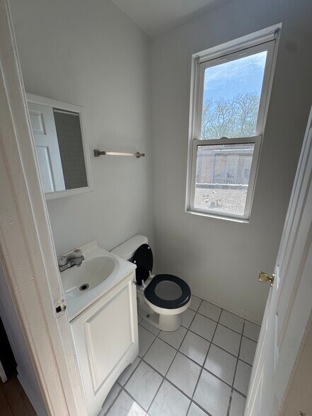 Building Photo - 4251 W Haddon Ave