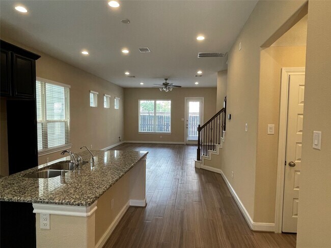 Building Photo - 10418 Quiet Courtyard Rd